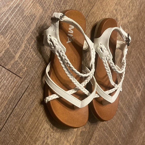 MIA girl white sandals size 12 - Picture 3 of 9